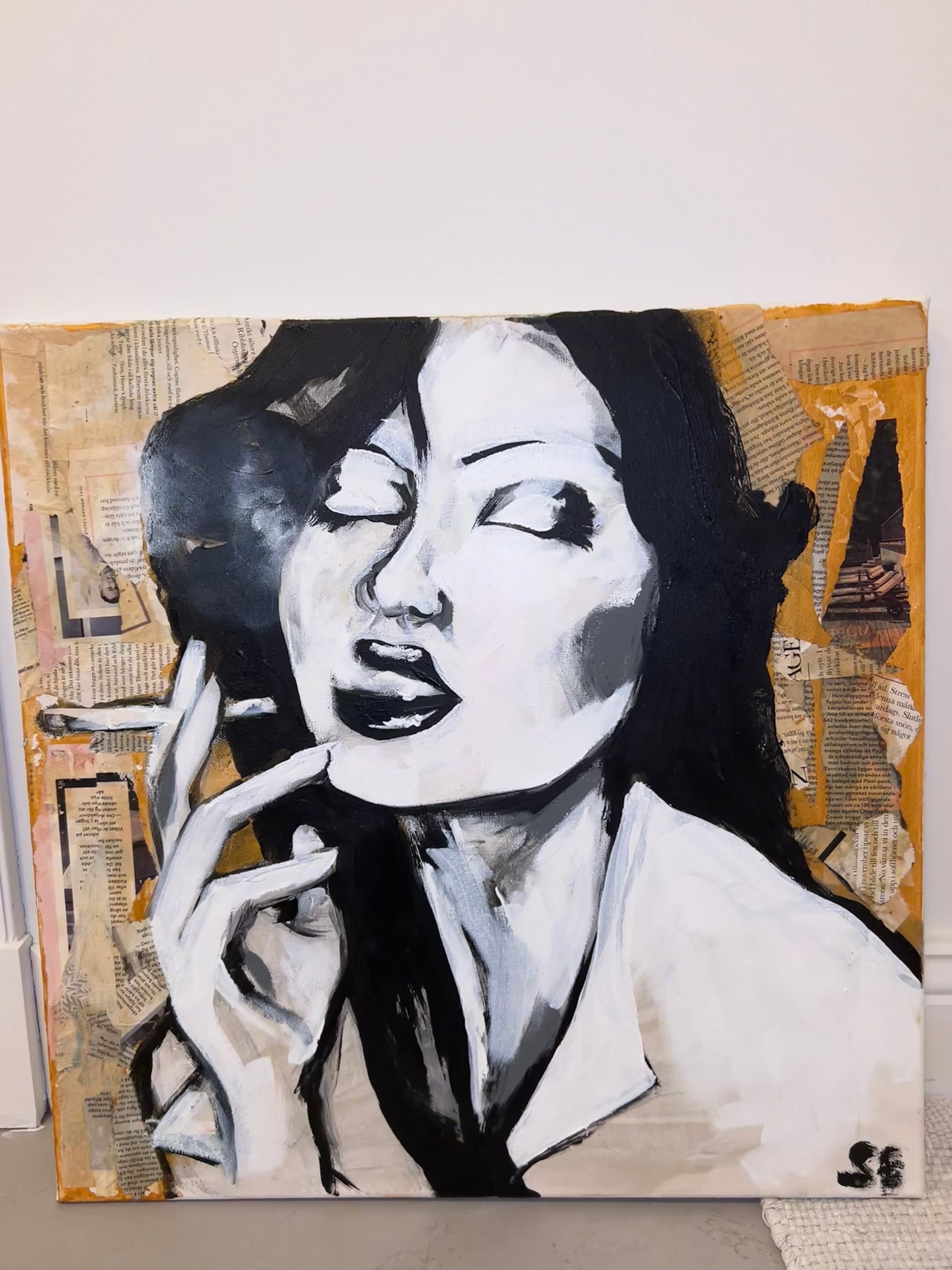 Cigarette lady